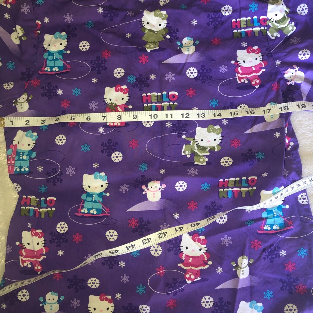 Hello Kitty Scrub Top - Picture 3 of 4